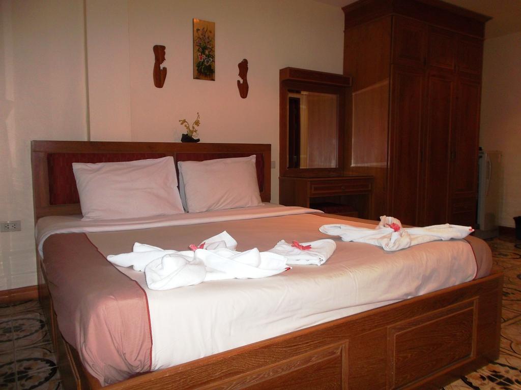 Chaiyapoon Inn Патая Екстериор снимка