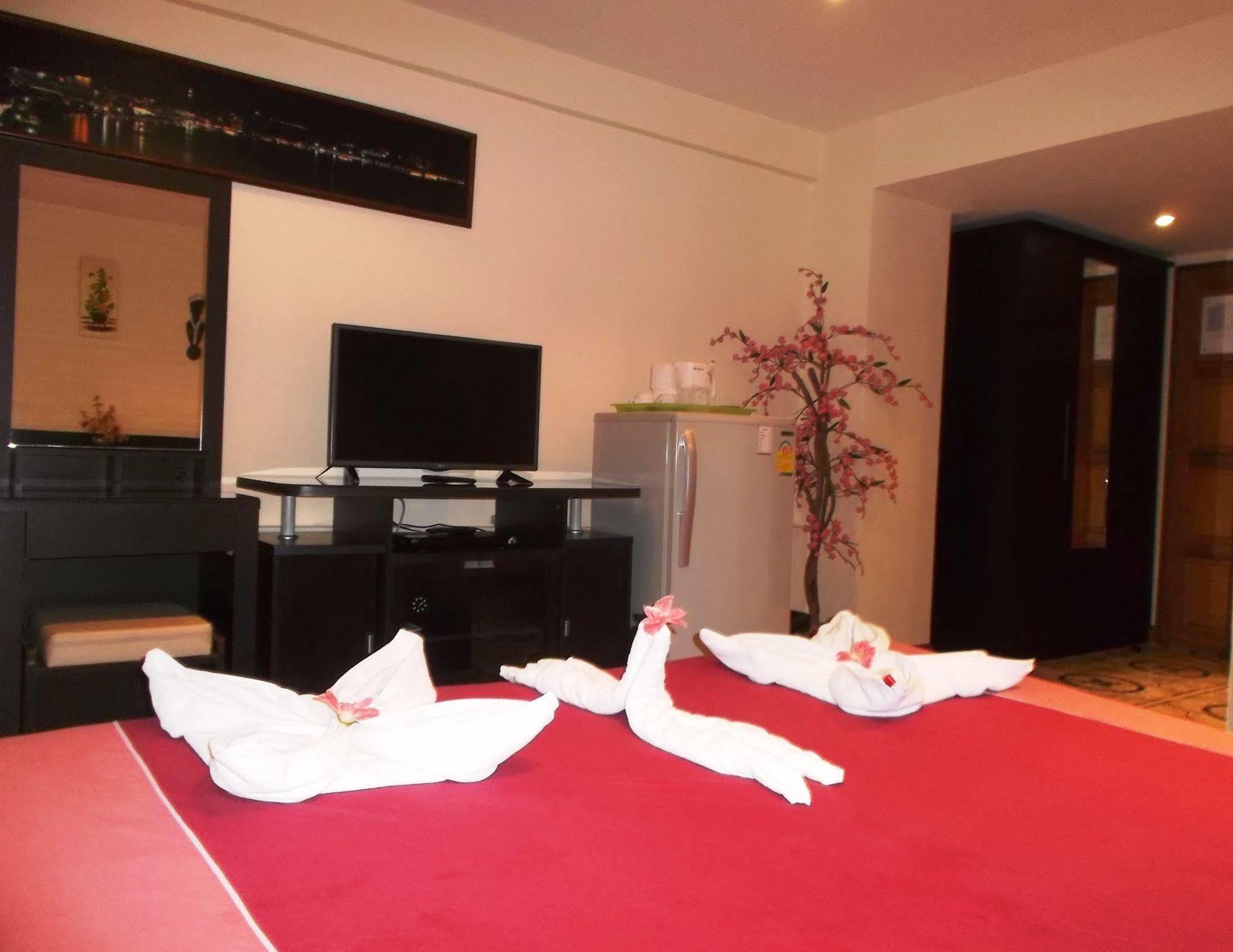 Chaiyapoon Inn Патая Екстериор снимка