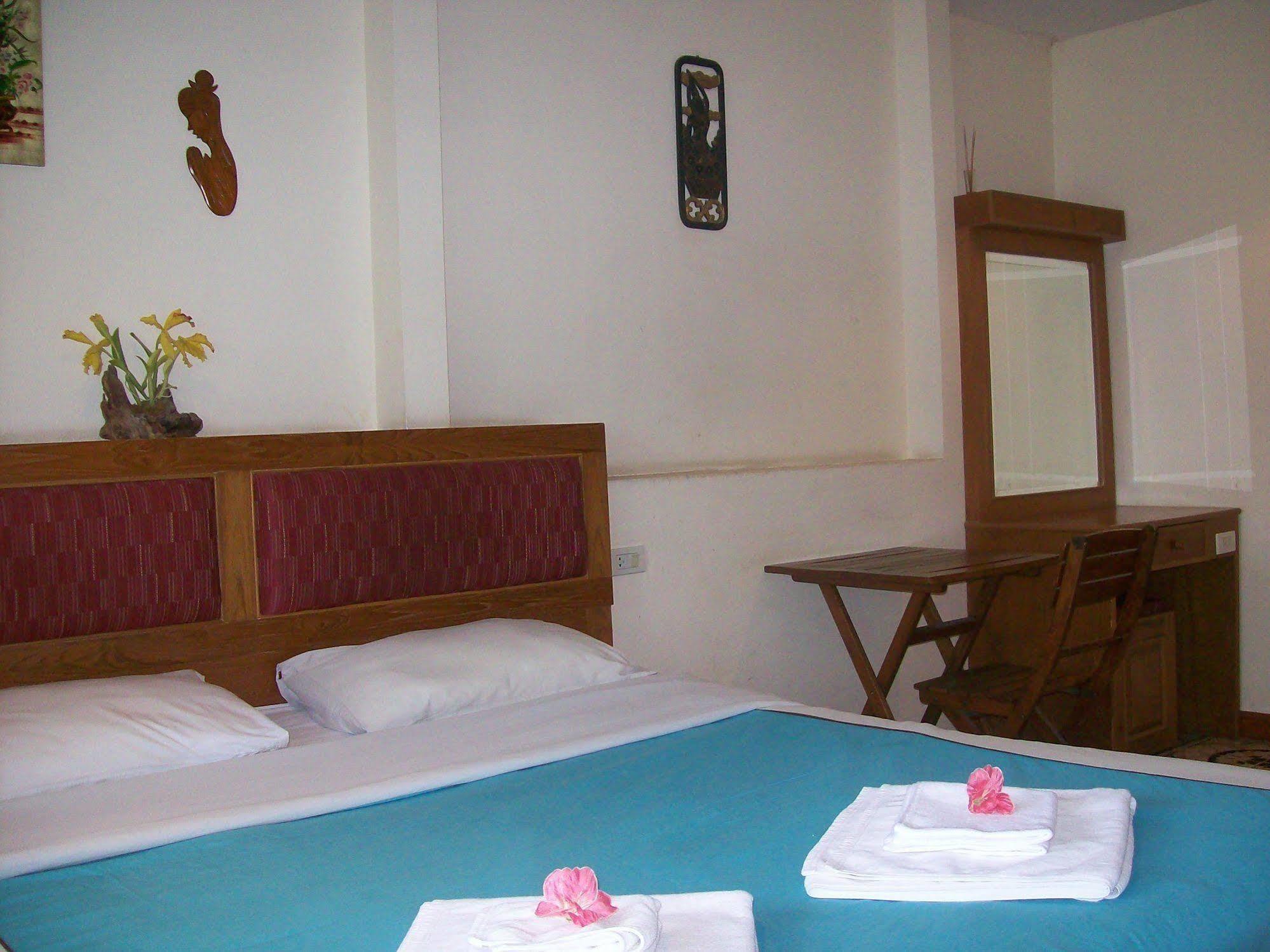 Chaiyapoon Inn Патая Екстериор снимка